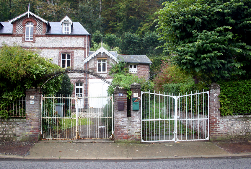 41 LPD Oct 2010 Maison fermee 2 LR.jpg